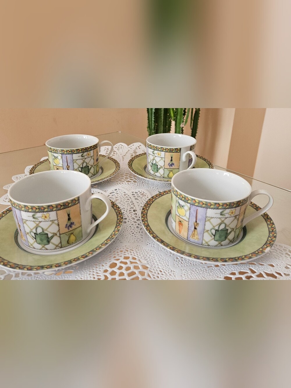 Vintage Gallery By Inensiion Porcelain Set Of 4.
